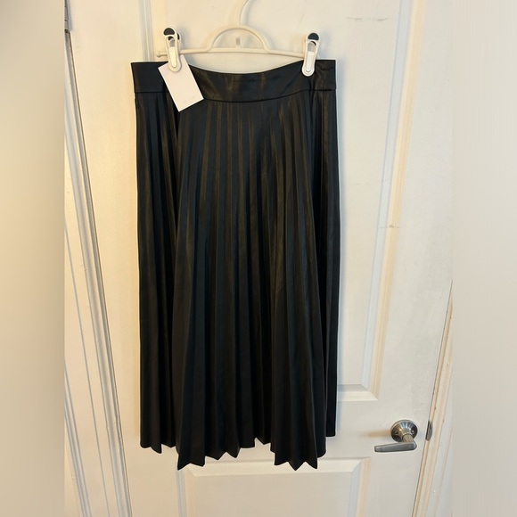 OAK + FORT Vegan Leather Pleated Skirt NWT - Picture 3 of 7